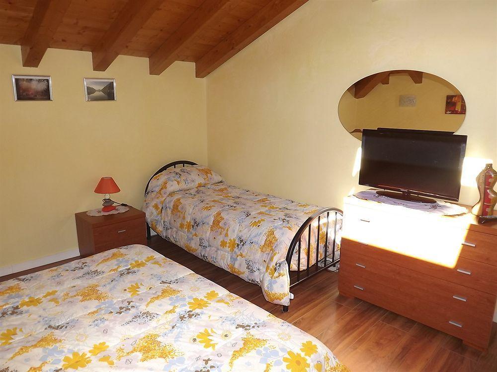 Il Gelsomino Bed & Breakfast Ferno Exterior photo