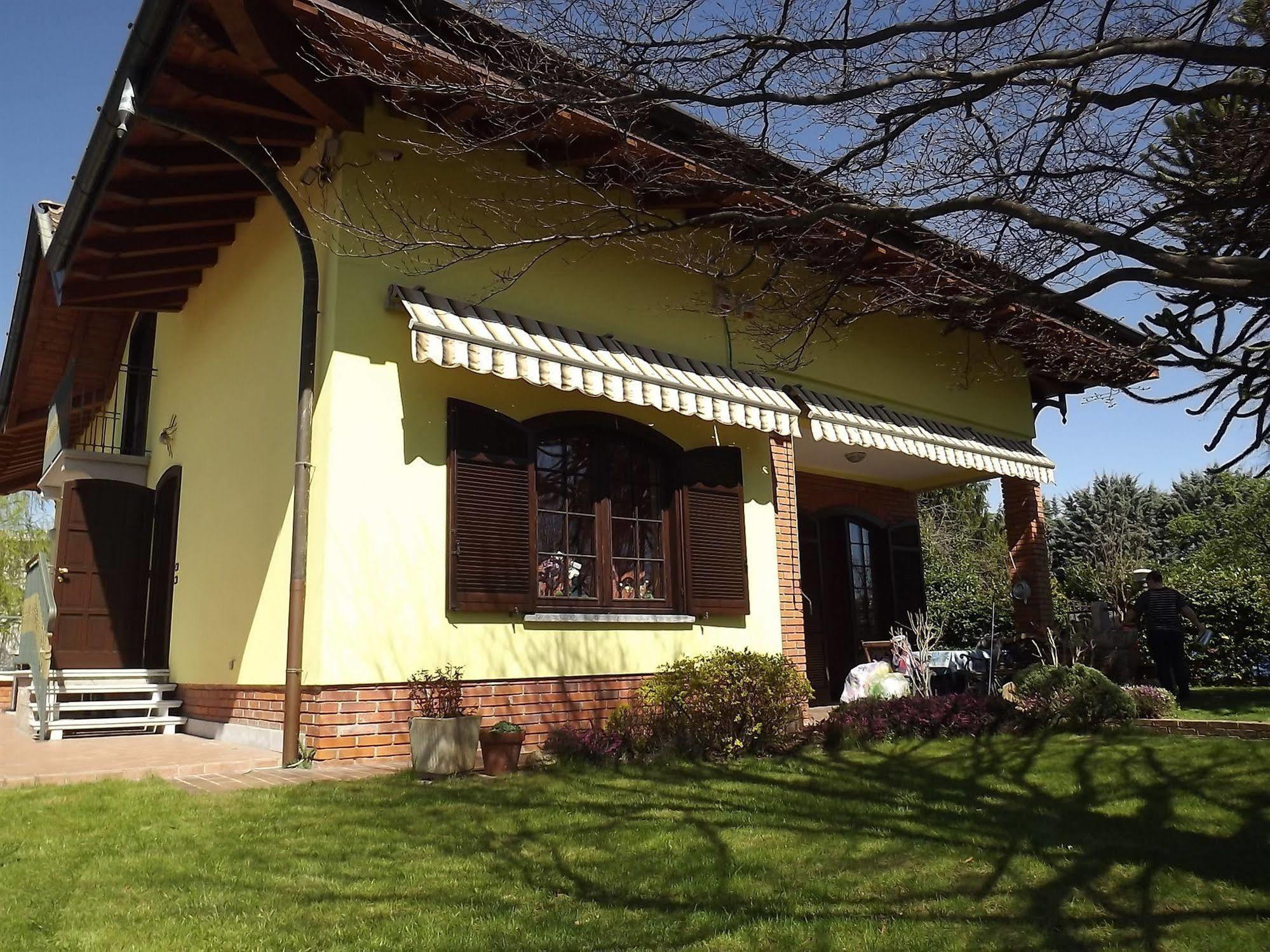 Il Gelsomino Bed & Breakfast Ferno Exterior photo