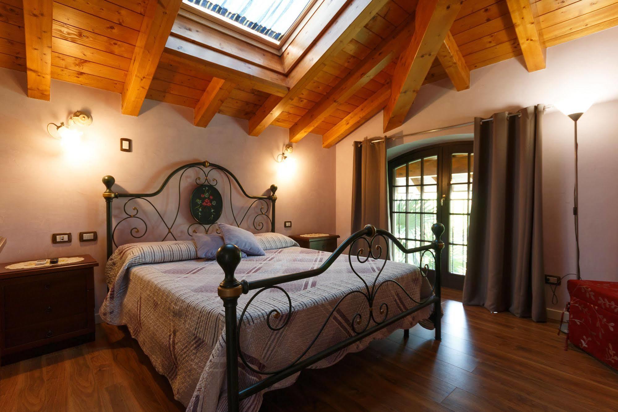 Il Gelsomino Bed & Breakfast Ferno Exterior photo